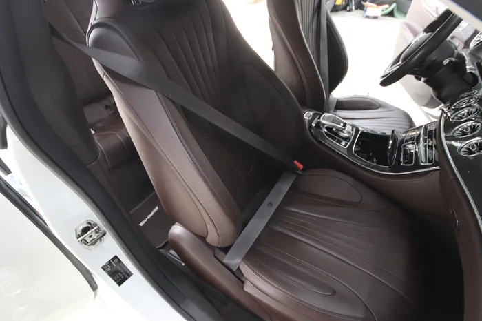 Mercedes-Benz CLS C257 interior customization - Mercedes-Benz CLS Interior Customization: Red Seatbelt Upgrade photo 3