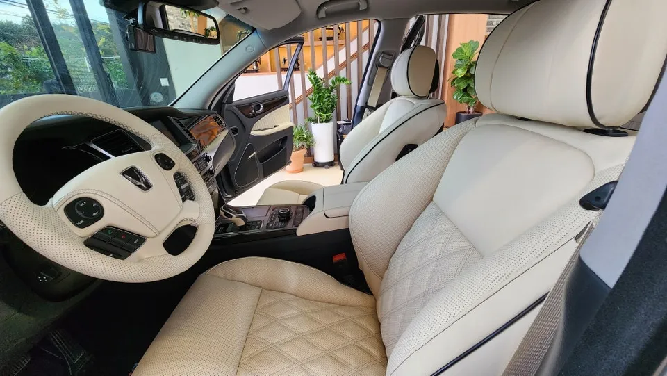 Hyundai Equus Interior Customization Review — Luxury Upgrade photo 2
