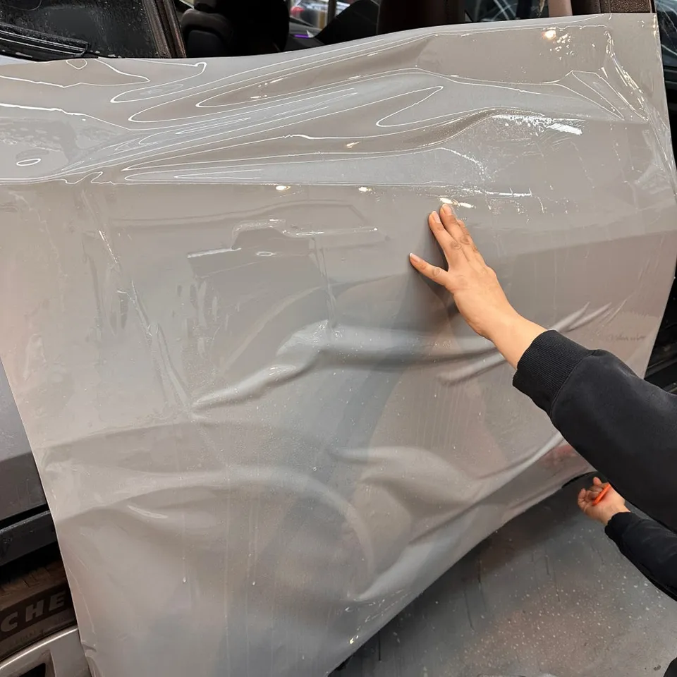 Tesla Model YのPPF施工事例｜費用目安・仕上がり 施工写真 2-3