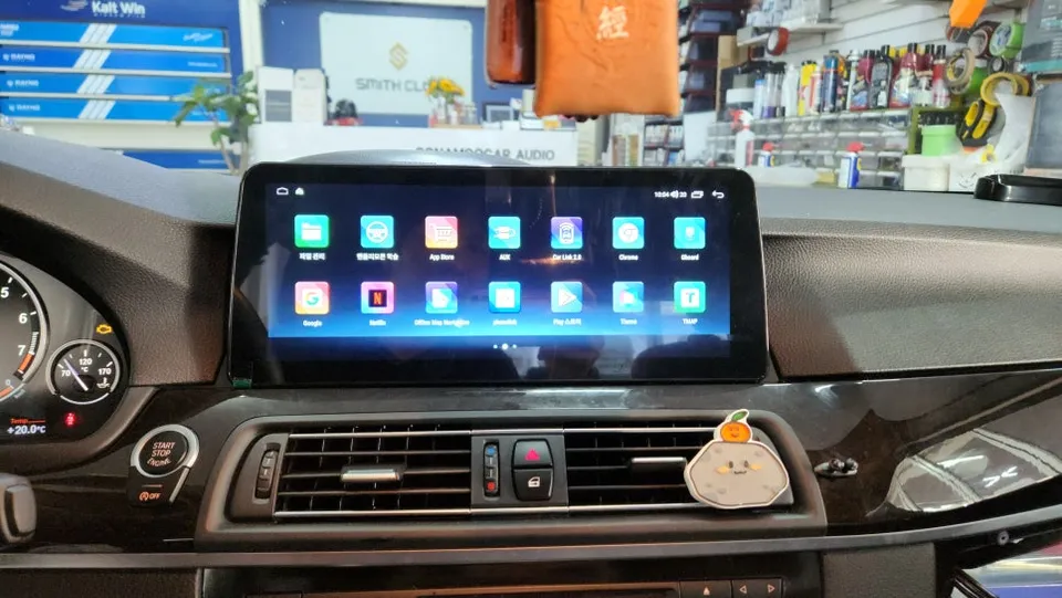BMW 5 Series F10のAndroid Auto・CarPlay取付事例 施工写真 1-2