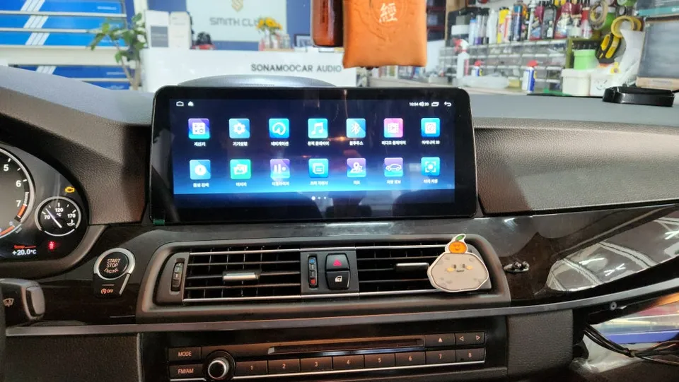 BMW 5 Series F10のAndroid Auto・CarPlay取付事例 施工写真 2-2