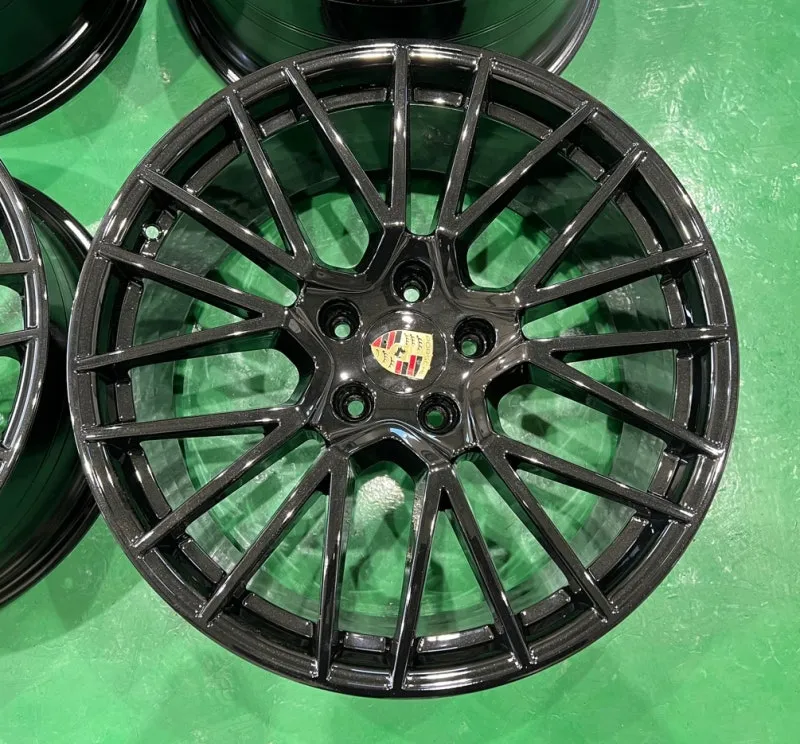 Porsche Cayenneのホイールリペア・塗装事例 施工写真 1-1