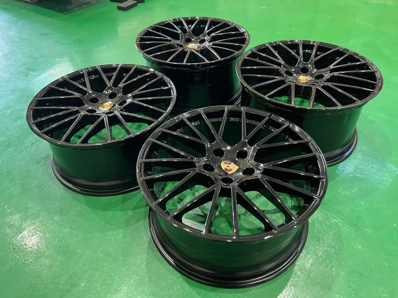 Porsche Cayenneのホイールリペア・塗装事例 施工写真 2-1