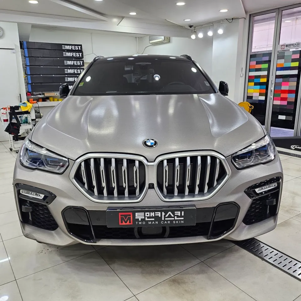 BMW X6のカーラッピング事例|マットカーキグリーン 施工写真 1-1