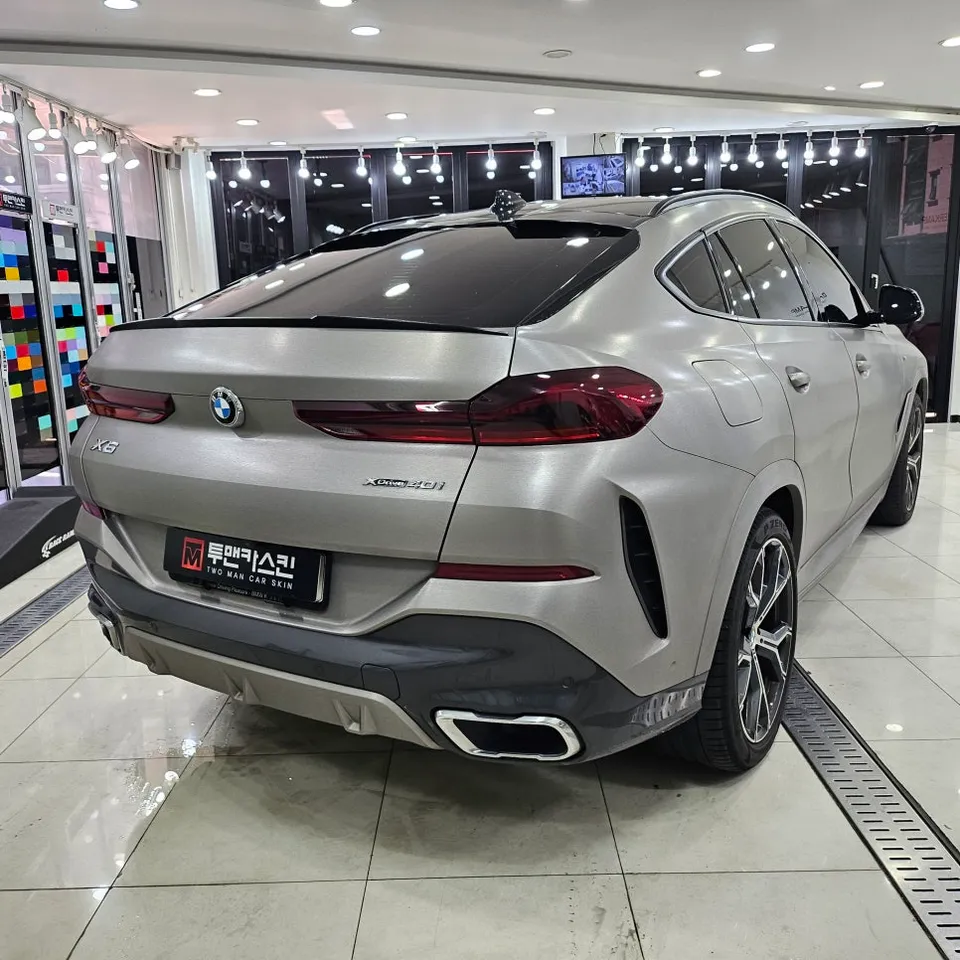 BMW X6のカーラッピング事例|マットカーキグリーン 施工写真 2-2