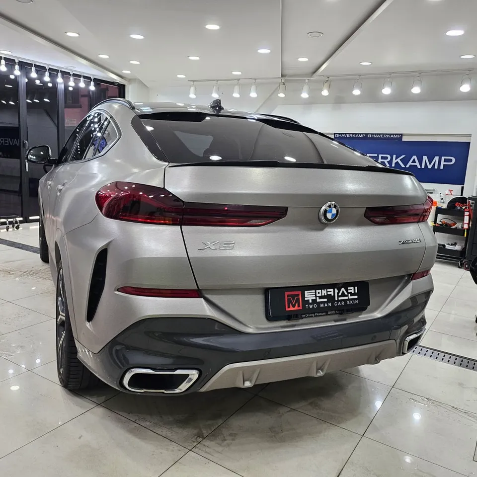 BMW X6のカーラッピング事例|マットカーキグリーン 施工写真 3-2