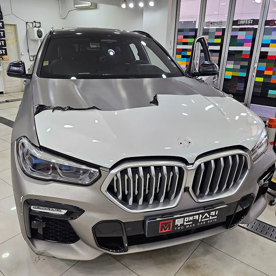 BMW X6のカーラッピング事例|マットカーキグリーン 施工写真 2-3