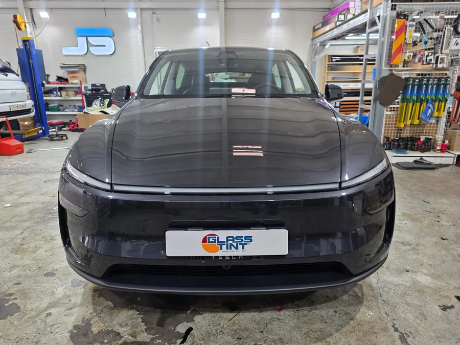 Tesla Model Yのカーフィルム施工事例｜費用目安・仕上がり 写真