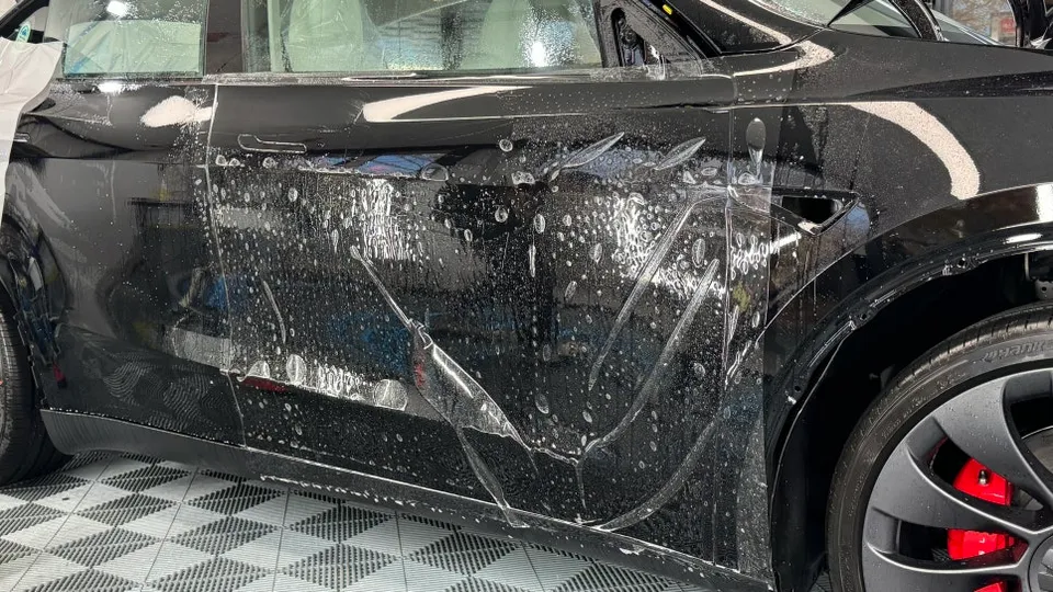 Tesla Model Y PPF施工事例｜費用目安と仕上がり 施工写真 1-3