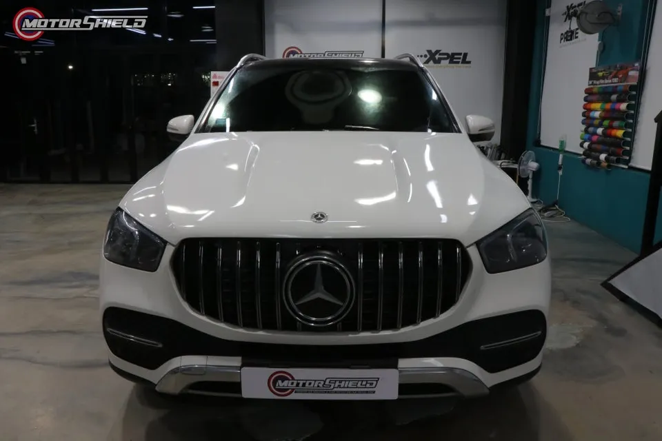 Mercedes-Benz GLEのカーラッピング事例｜3Mサテンパールホワイト 施工写真 1-1