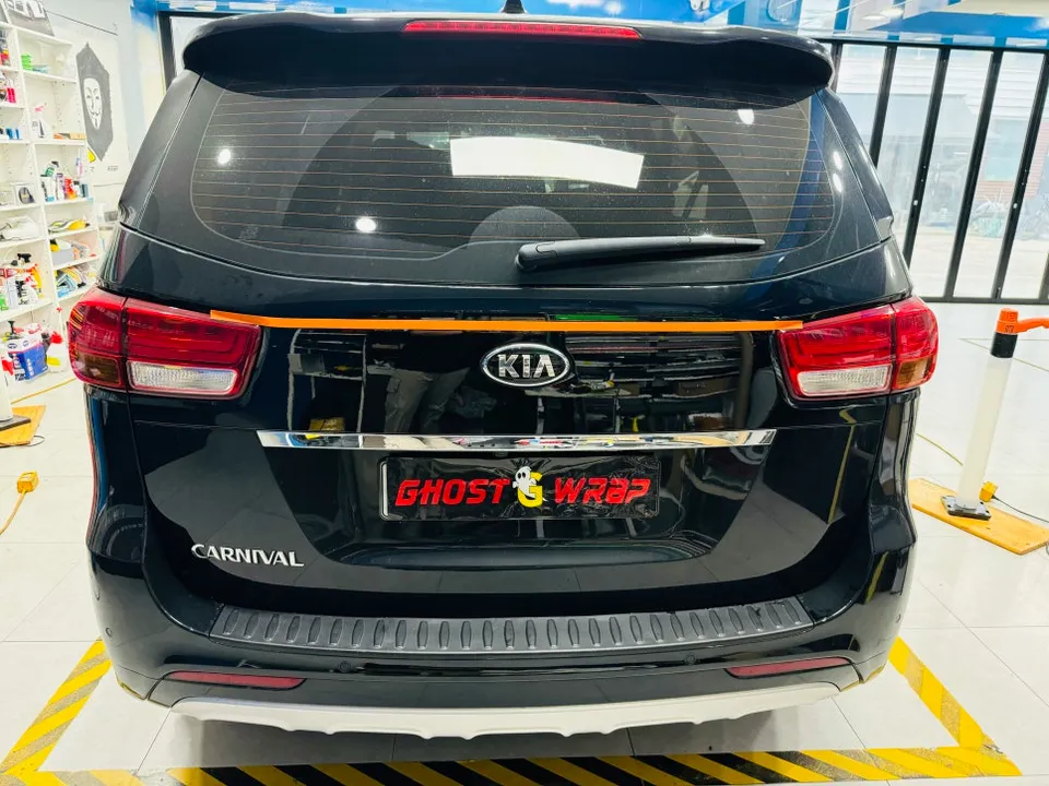 Kia Carnivalのカーラッピング事例|費用目安・仕上がり 施工写真 1-3