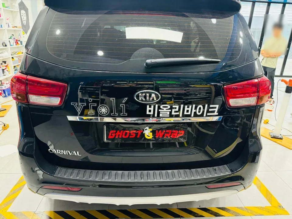 Kia Carnivalのカーラッピング事例|費用目安・仕上がり 施工写真 3-3