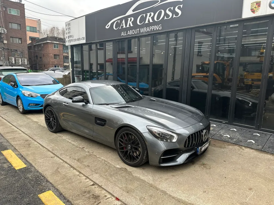 Mercedes-Benz AMG GTのカーラッピング事例|サテンブラックの高級感 施工写真 1-1