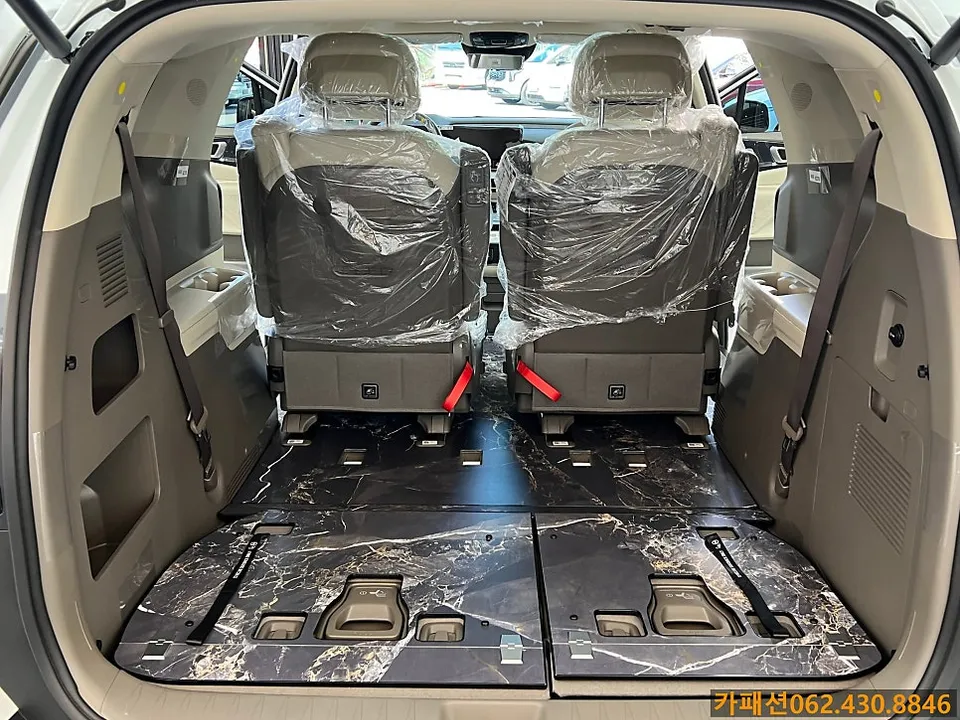 Kia Carnival 4th Gen vinyl wrap - Kia Carnival 4th Gen Vinyl Wrap Review: Cost & Results photo 3
