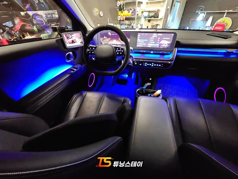 Hyundai IONIQ 5 ambient lighting - Hyundai IONIQ 5 Ambient Lighting Review — Under $400 photo 4