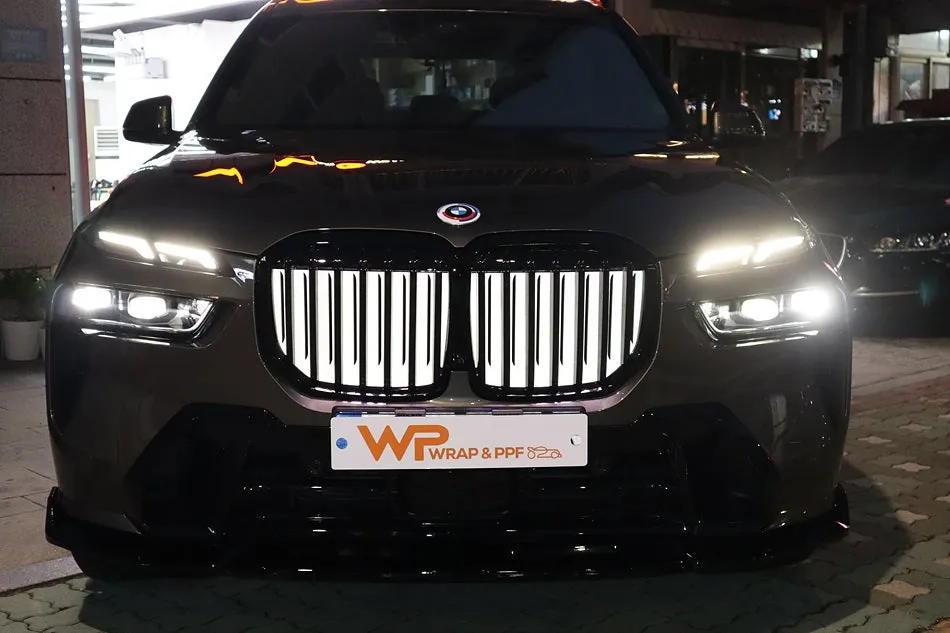 BMW X7 vinyl wrap - BMW X7 Vinyl Wrap Review: Enhancing Iconic Glow photo 5