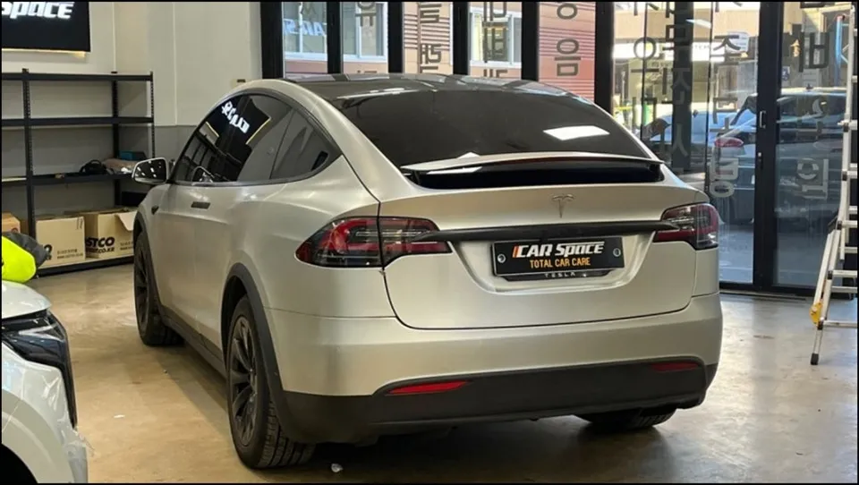 Tesla Model X Dolphin Gray Vinyl Wrap Review — Complete Transformation photo 2