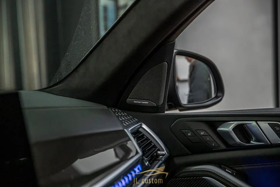 BMW X7 ambient lighting - BMW X7 Ambient Lighting Upgrade Review photo 3