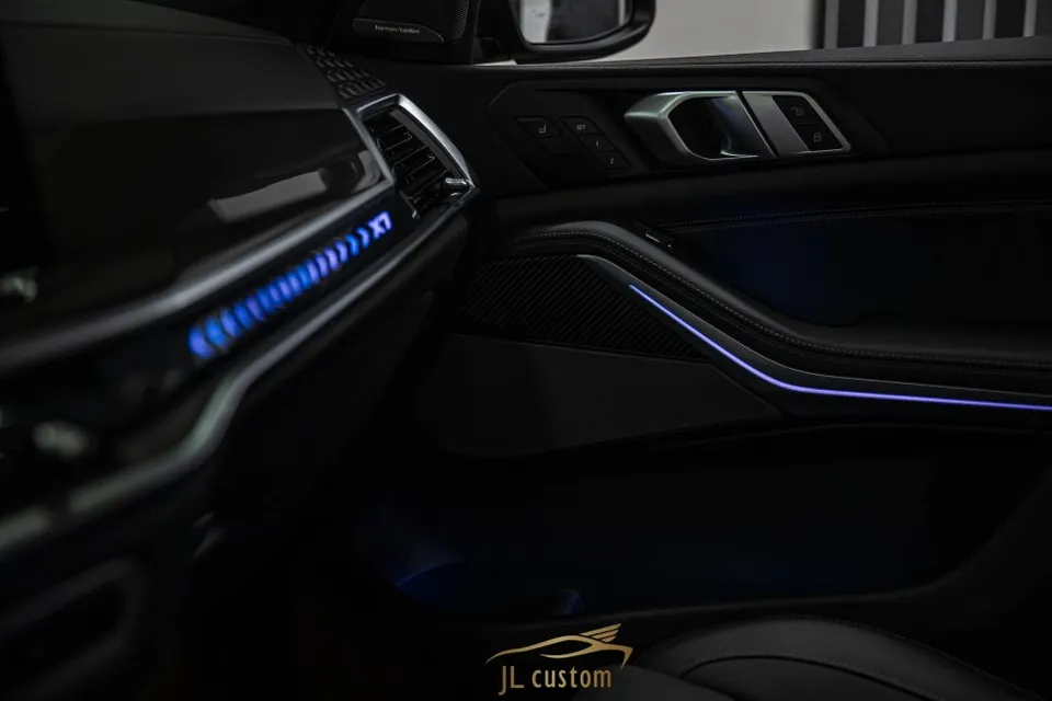 BMW X7 ambient lighting - BMW X7 Ambient Lighting Upgrade Review photo 4