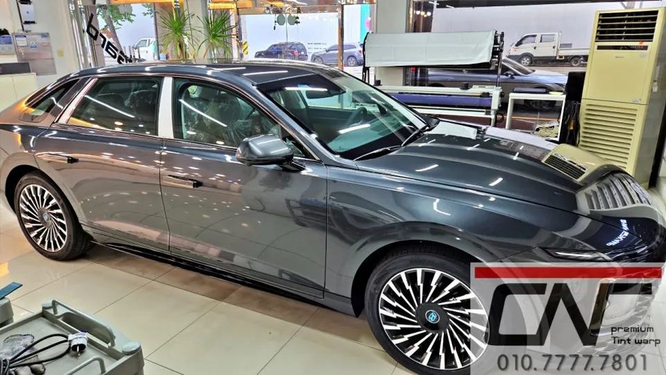 Hyundai Grandeur GN7のカーフィルム施工事例|クリアな視界と快適性 施工写真 3-1