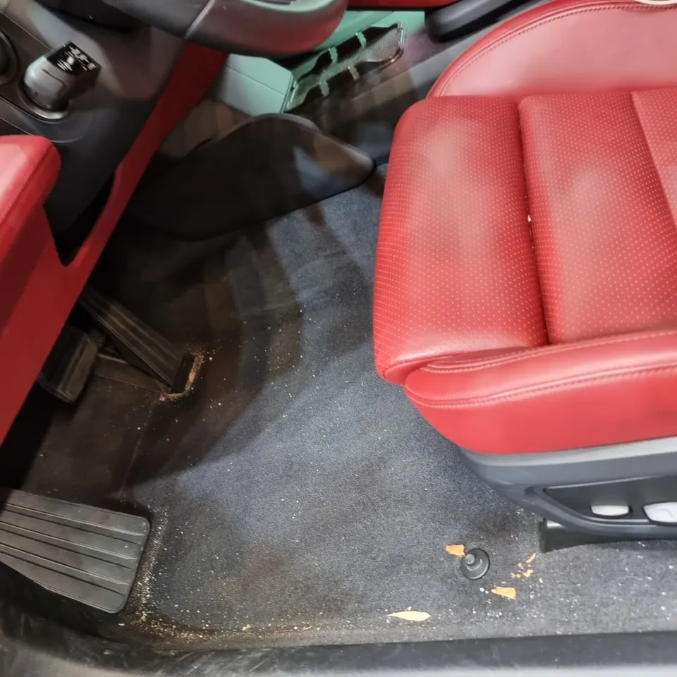 Porsche Taycanのガラスコーティング事例|費用目安・仕上がり 施工写真 2-2