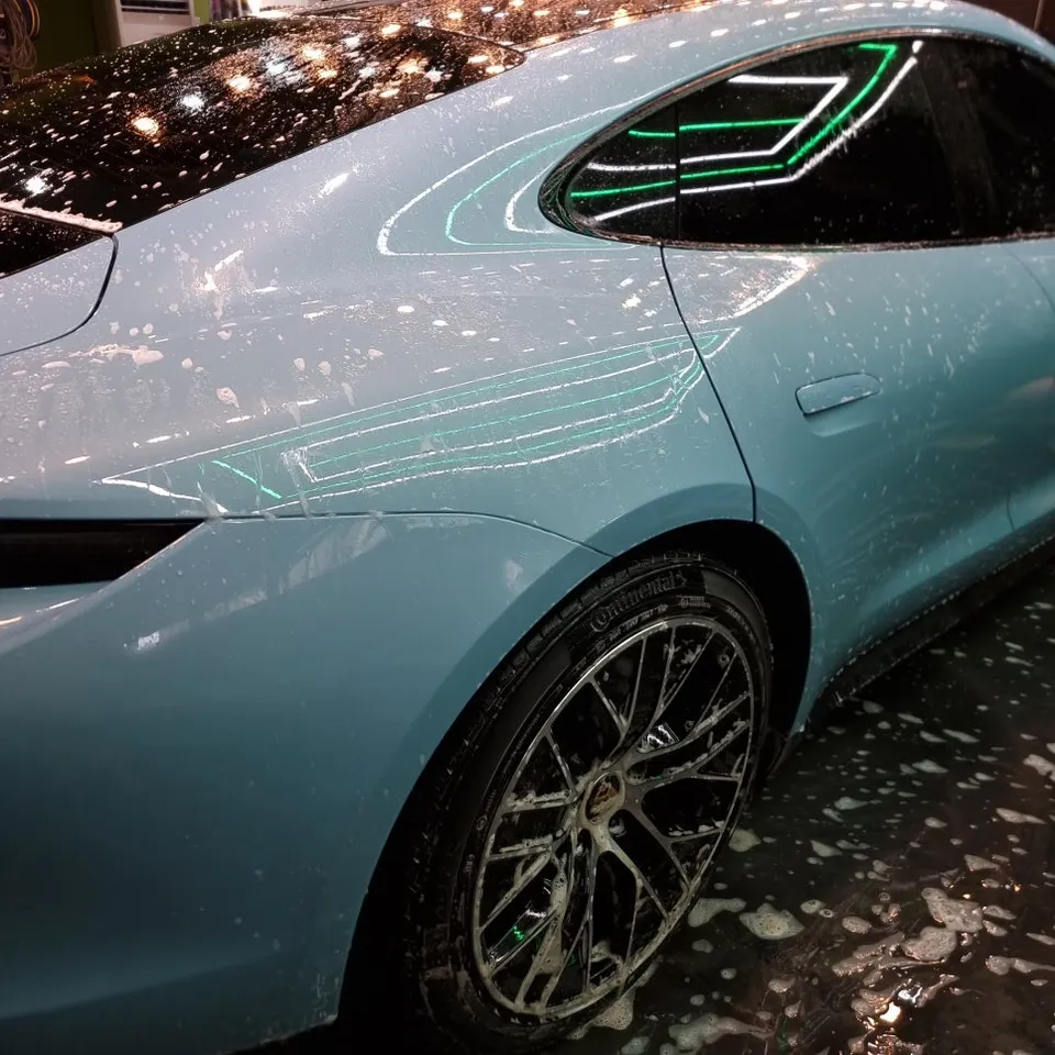 Porsche Taycanのガラスコーティング事例|費用目安・仕上がり 施工写真 3-3