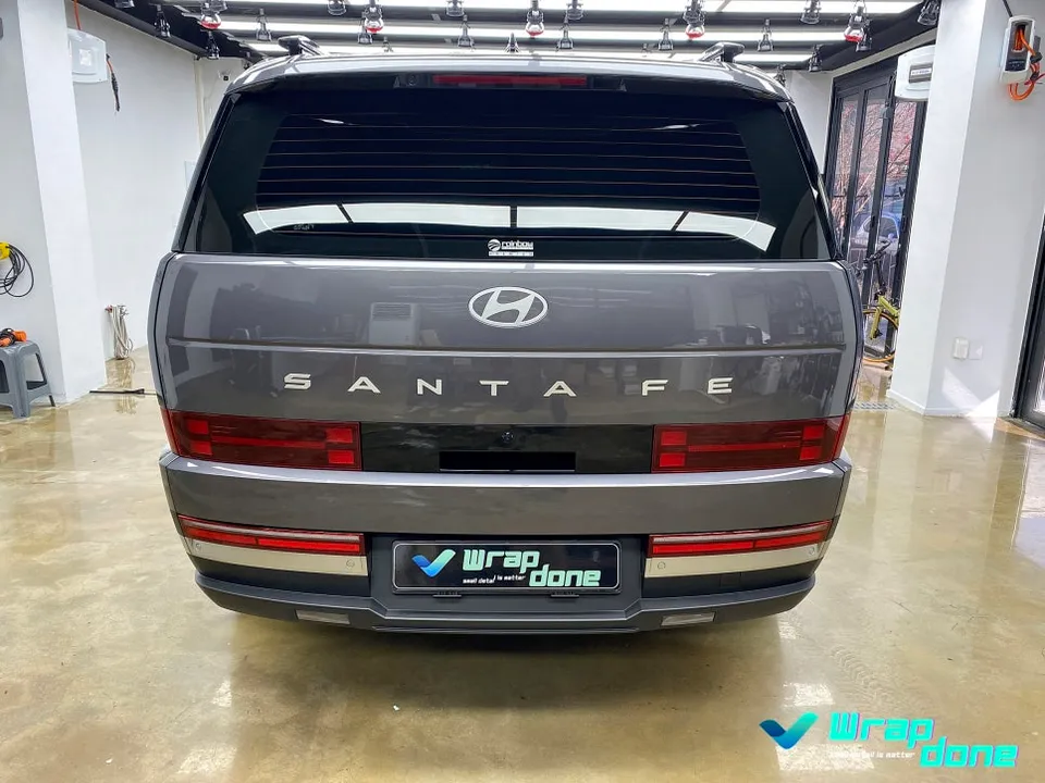 Hyundai Santa Fe MX5 vinyl wrap - Hyundai Santa Fe MX5 Vinyl Wrap Review — Satin Black Color Change photo 4