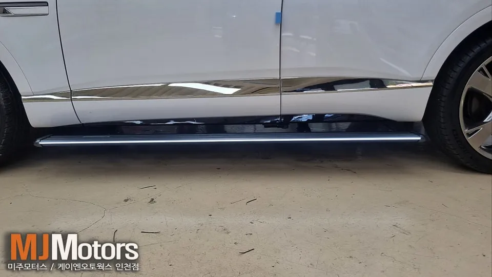 Genesis GV80 body kit - Genesis GV80 Power Running Boards Review — Enhanced Accessibility photo 3