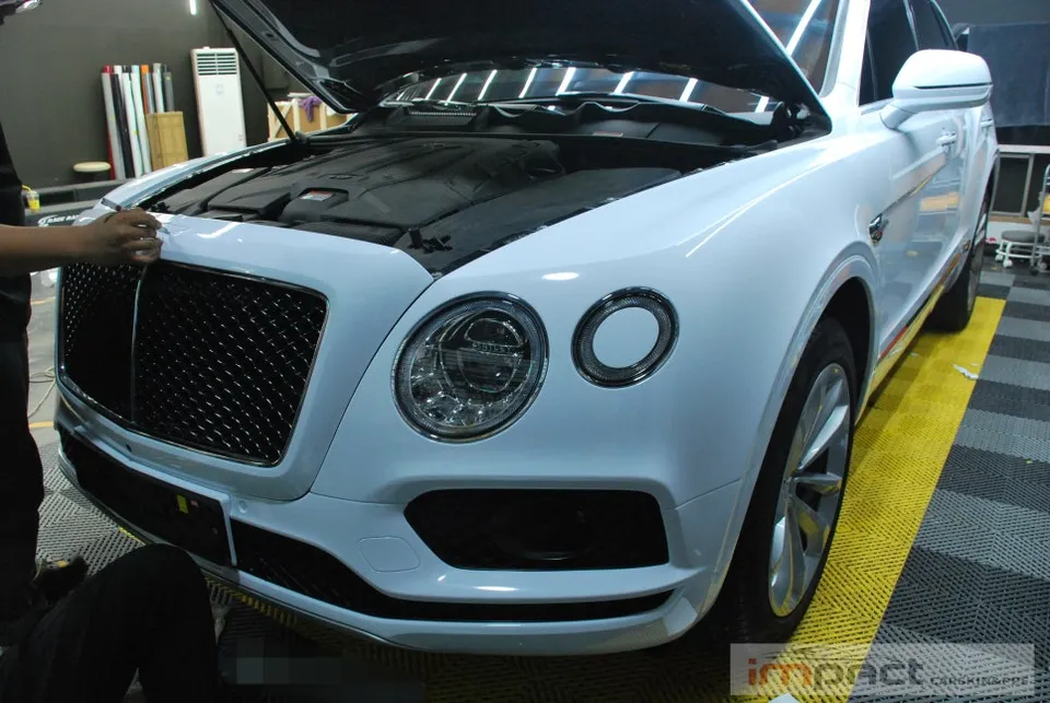 Bentley Bentaygaのカーラッピング事例｜費用目安・仕上がり 施工写真 2-3
