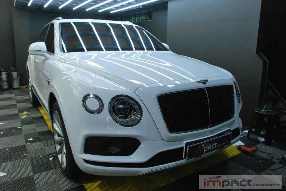 Bentley Bentaygaのカーラッピング事例｜費用目安・仕上がり 施工写真 3-3