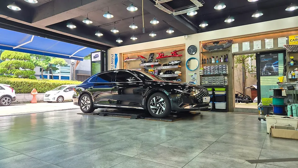 Hyundai The New Grandeur body kit installation result