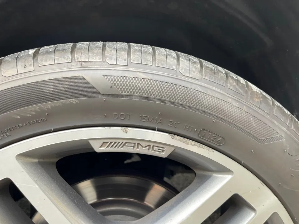 Mercedes-Benz GLSのホイールリペア・塗装事例 施工写真 1-2