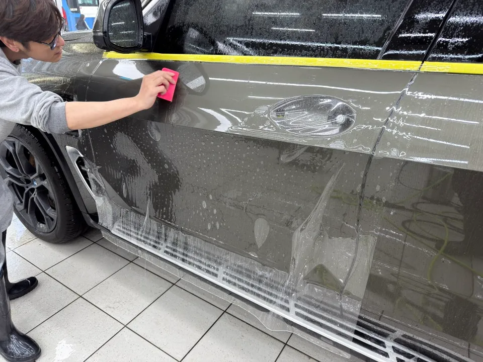 BMW X5のPPF施工事例 施工写真 5