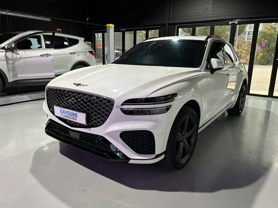 Genesis GV70 ambient lighting - Genesis GV70 Ambient Lighting Review — Enhanced Interior Mood photo 5