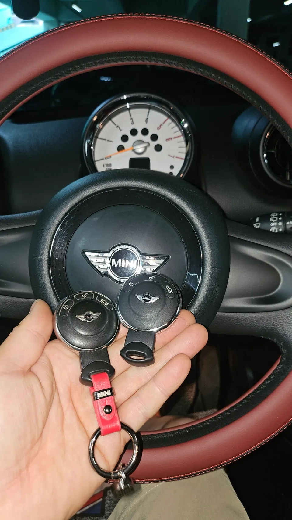 MINI Countryman oem options - MINI Countryman OEM Options Review: Factory Upgrade Cost photo 4
