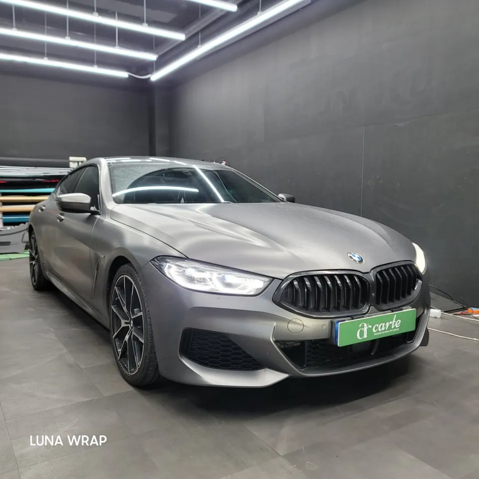 BMW 8 Seriesのカーラッピング事例|費用目安・仕上がり 施工写真 1-1