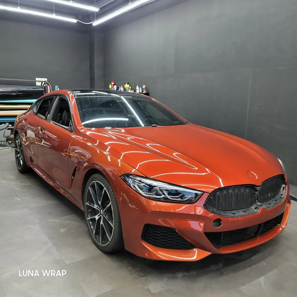 BMW 8 Seriesのカーラッピング事例|費用目安・仕上がり 施工写真 2-1