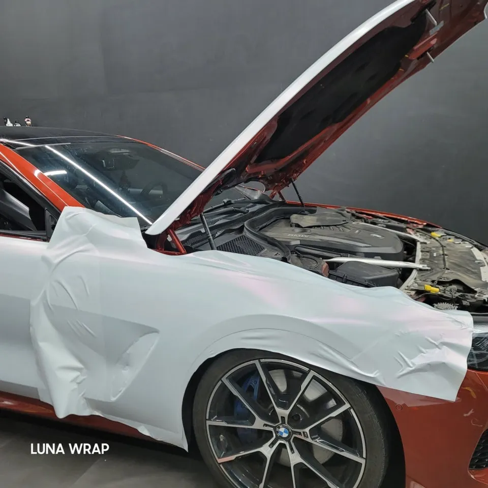 BMW 8 Seriesのカーラッピング事例|費用目安・仕上がり 施工写真 1-3