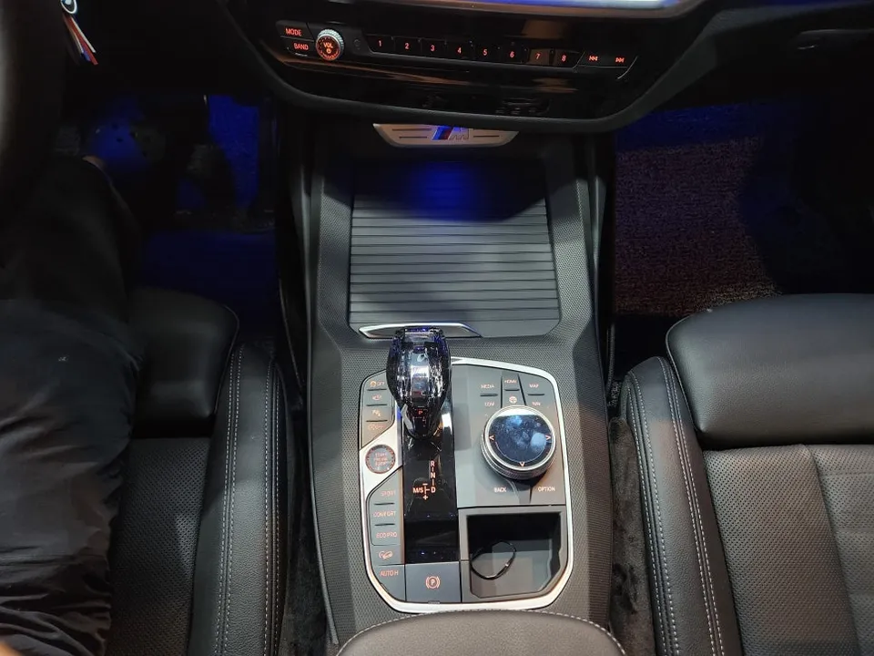 BMW X3のカーラッピング事例|クロームdeleteと室内ラッピング 施工写真 1-2