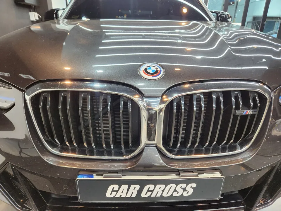 BMW X3のカーラッピング事例|クロームdeleteと室内ラッピング 施工写真 1-3