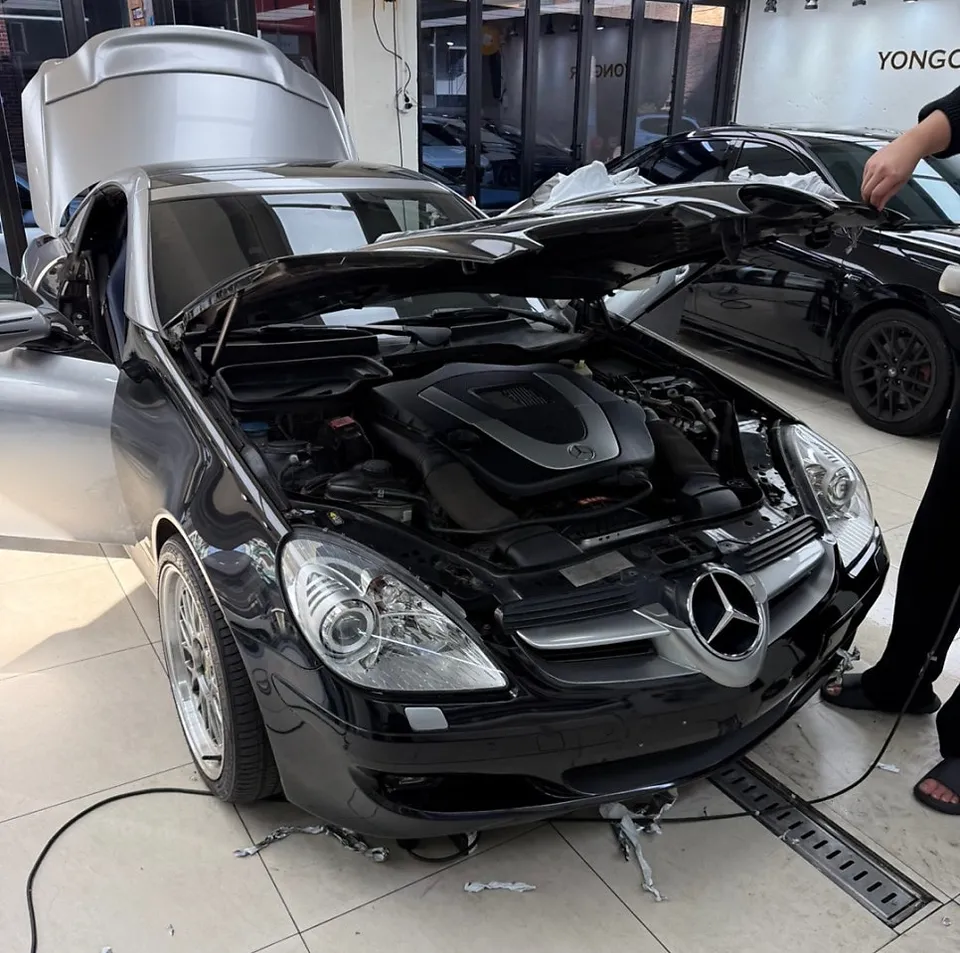 Mercedes-Benz SLKのカーラッピング事例|費用目安・仕上がり 施工写真 2-2