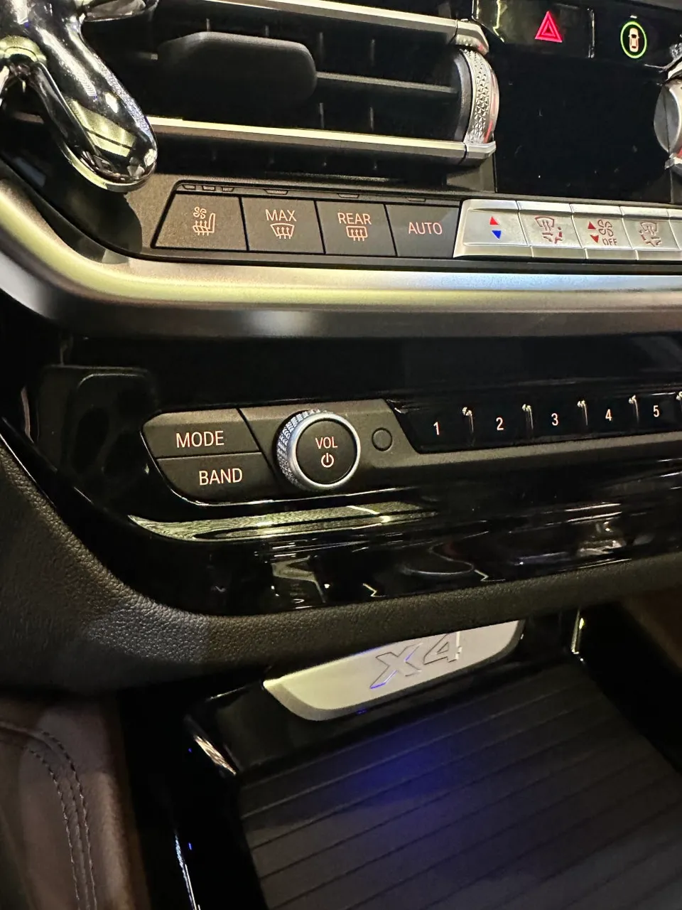 BMW X4 G02 steering wheel - BMW X4 Custom Steering Wheel Upgrade Review photo 4