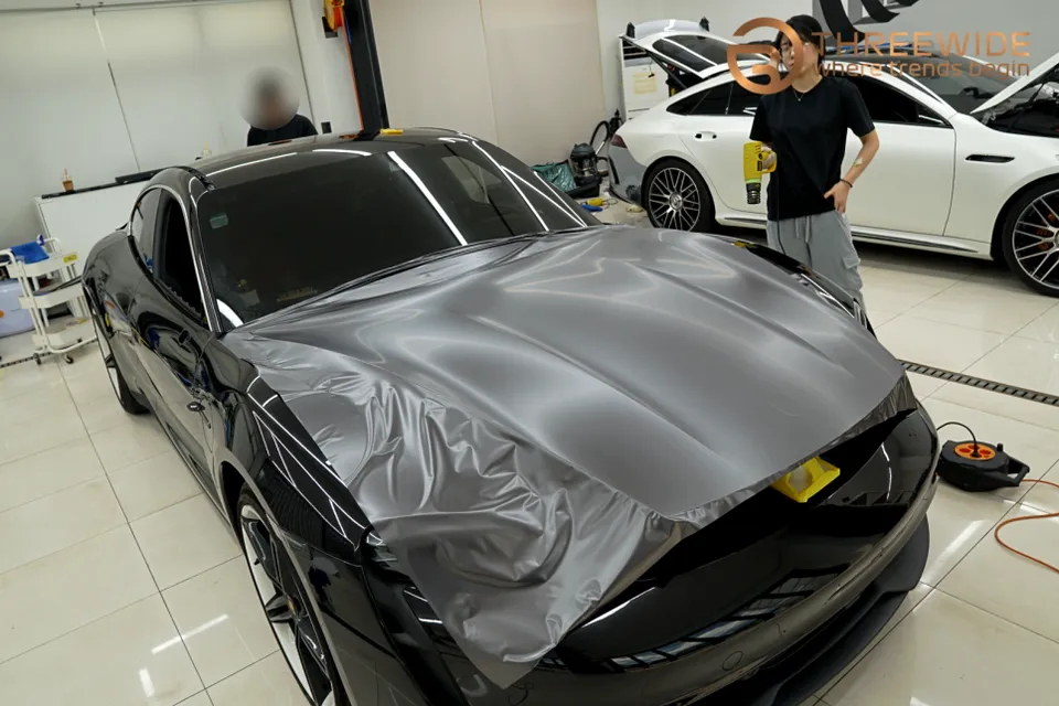 ポルシェ タイカン ラッピング事例|マットグレーの高級感 施工写真 3-1