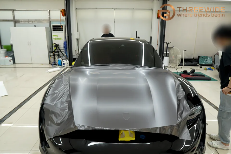 ポルシェ タイカン ラッピング事例|マットグレーの高級感 施工写真 1-2