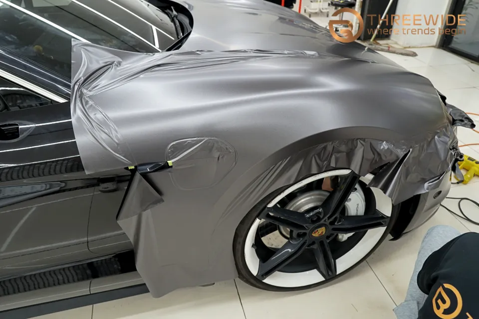 ポルシェ タイカン ラッピング事例|マットグレーの高級感 施工写真 2-3