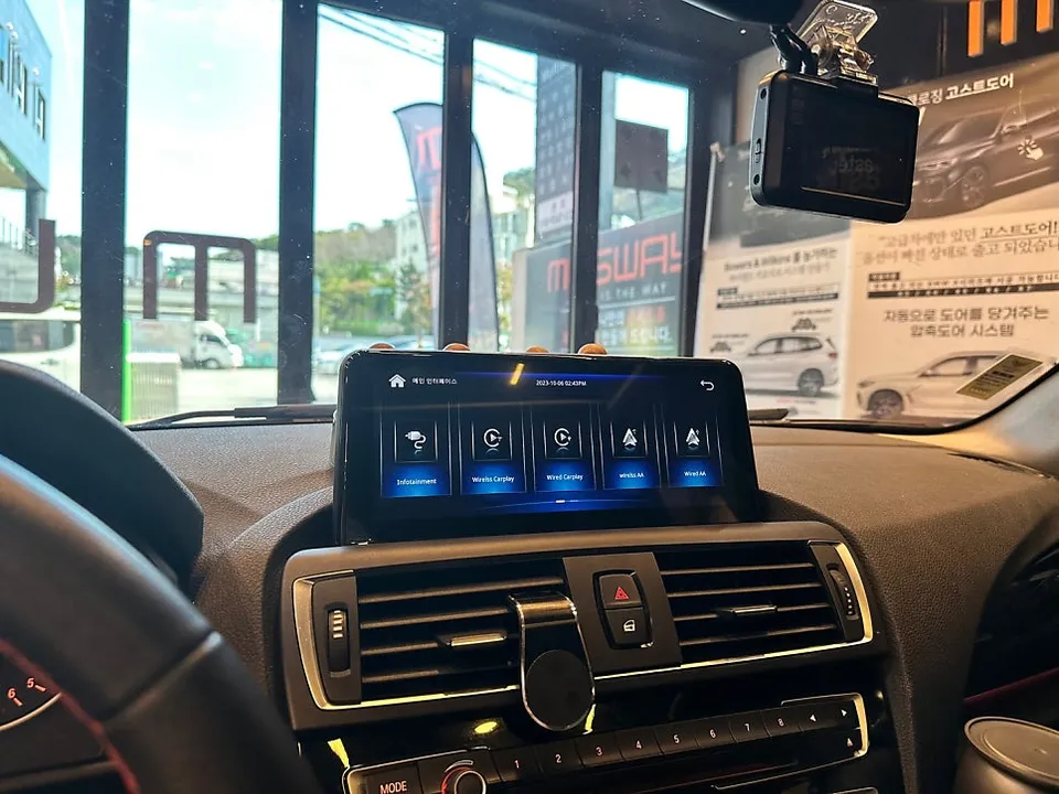 BMW 1 Series F20のAndroid Auto・CarPlay取付事例 施工写真 2