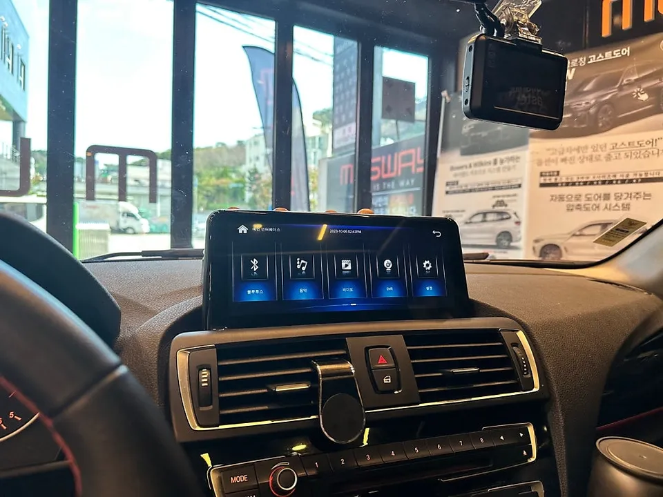 BMW 1 Series F20のAndroid Auto・CarPlay取付事例 施工写真 3