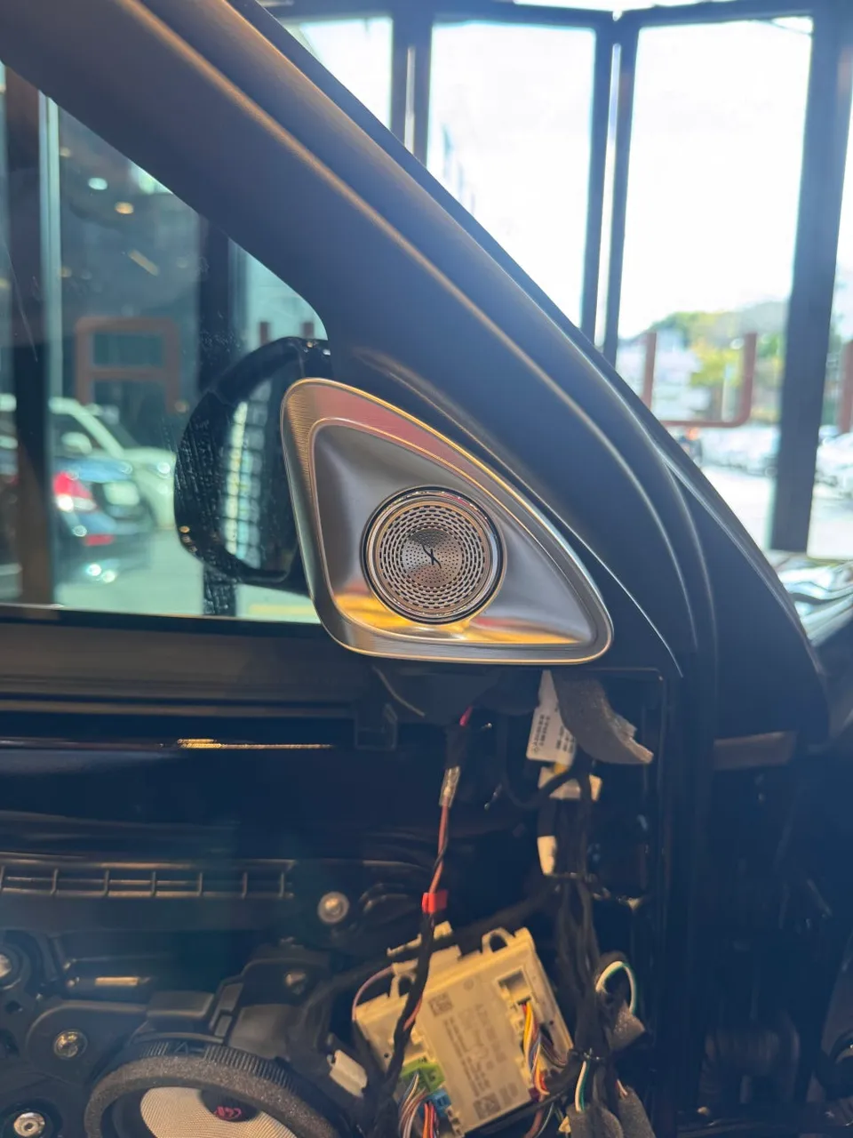 Mercedes-Benz E-Class W214 car audio - Mercedes-Benz E-Class W214 Audio Upgrade Review photo 4
