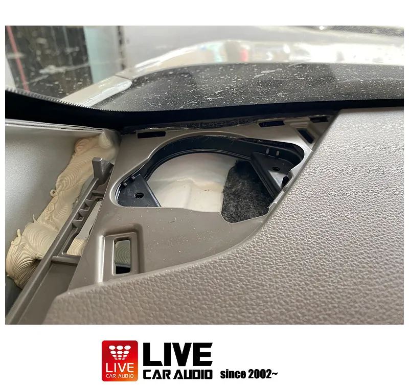 Kia Carnival Hi-Limousineのカーオーディオ施工事例 施工写真 1-3