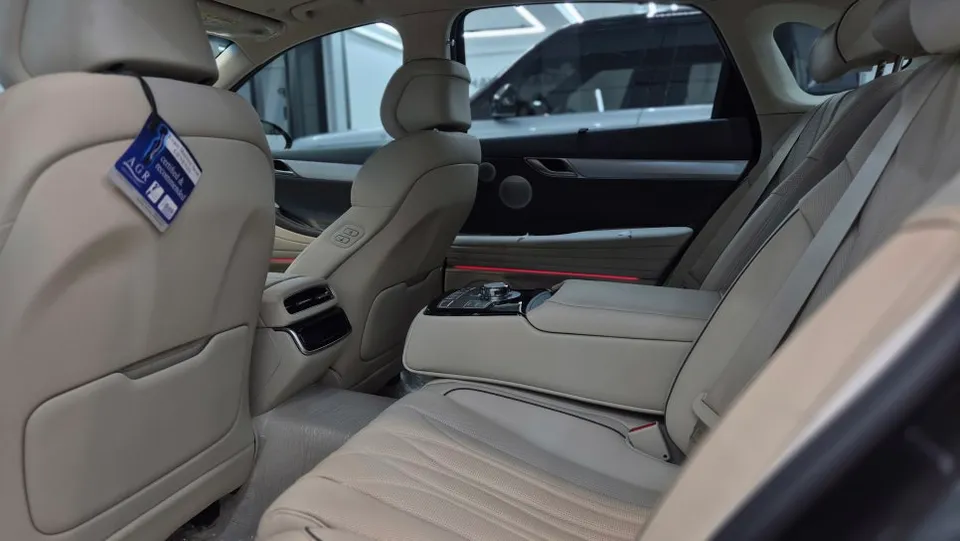Genesis G80 PPF施工事例|費用目安と仕上がり 施工写真 2-2
